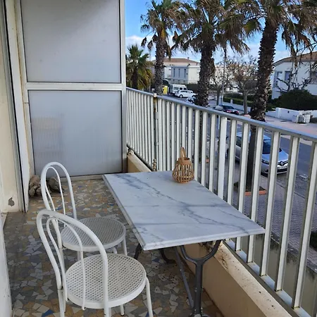 Les Flots Vue Apartment